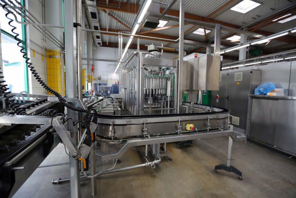 Vacuum Filling and Labelling Line Krones 305 VV/ ROBUSTA - Thumbnail 3
