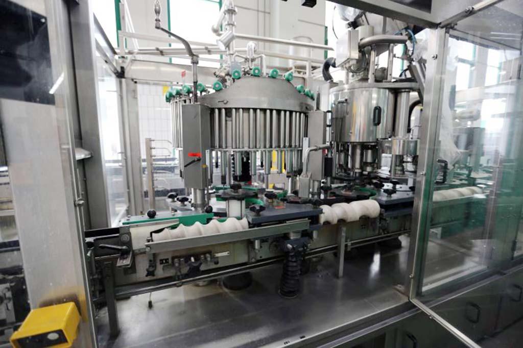 Vacuum Filling and Labelling Line Krones 305 VV/ ROBUSTA - Thumbnail 8