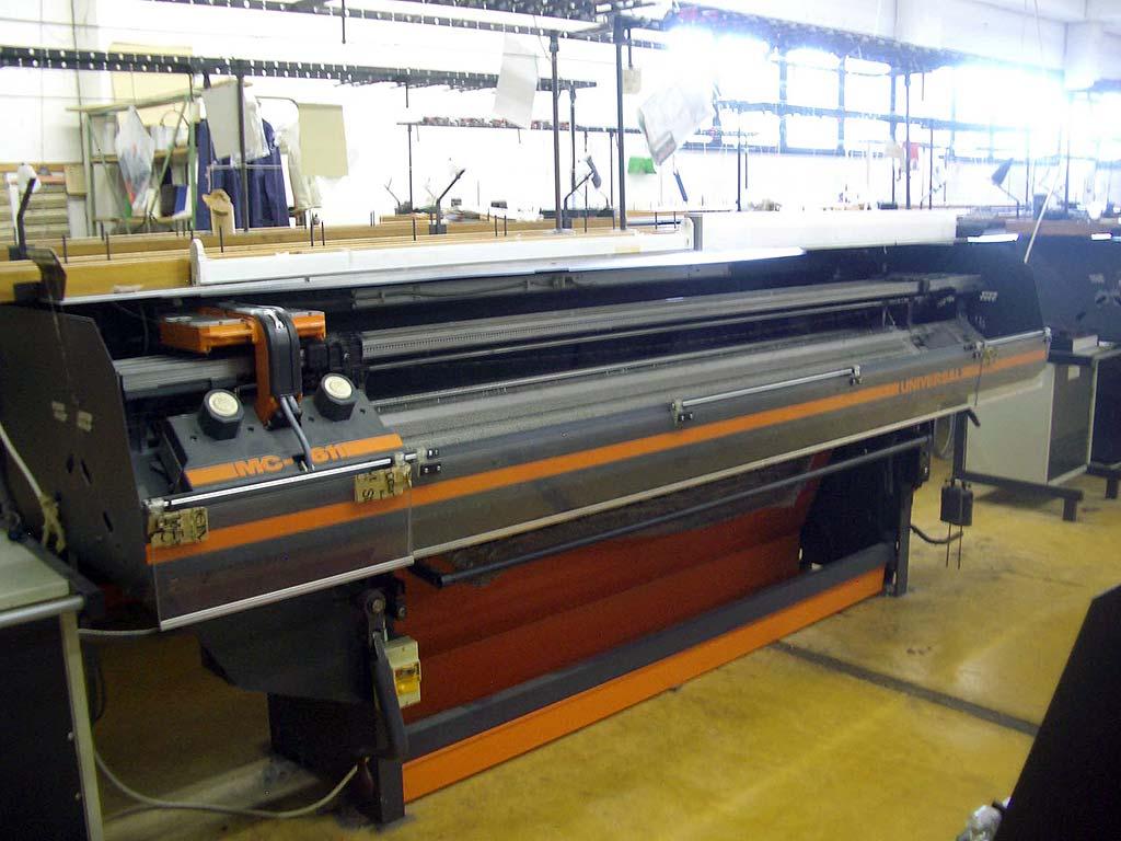 Flat-Bed Knitting Machine Universal MC 611 - Thumbnail 3