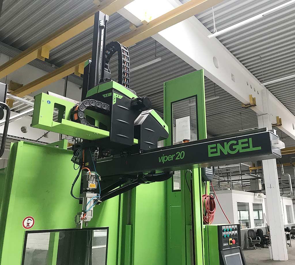 Vertical Injection Moulding Machine Engel e-insert 740H/60 single-C - Thumbnail 4