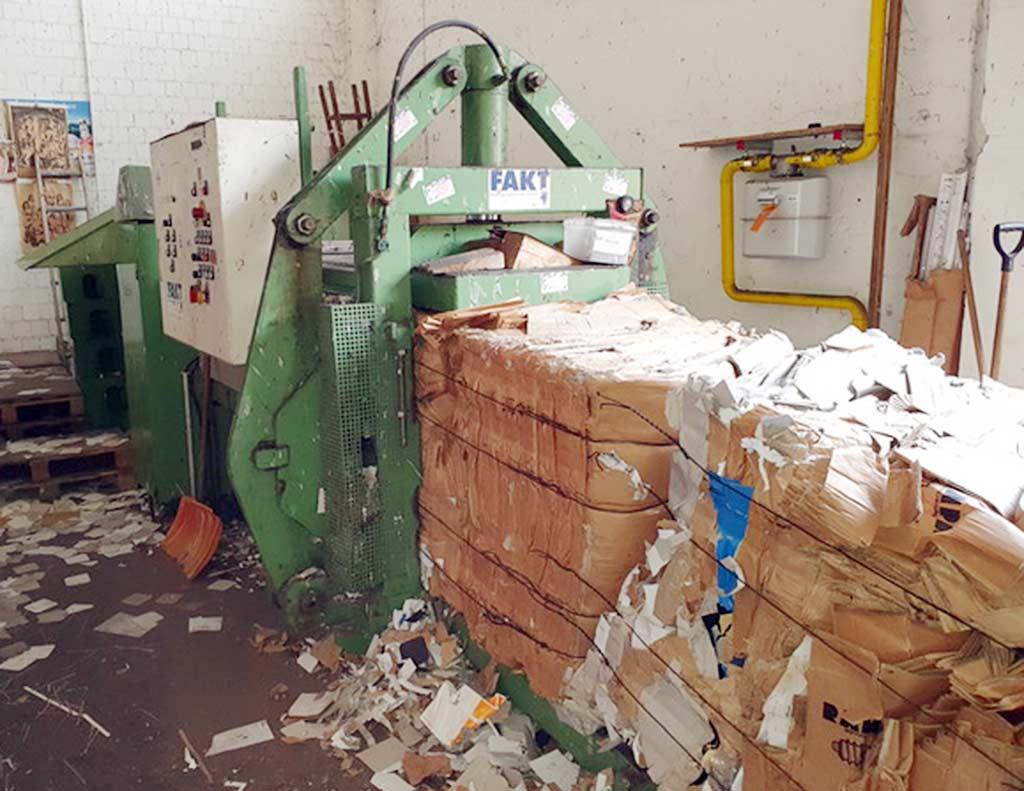Bale Press Fakt Entsorgungstechnik BP - Image 1