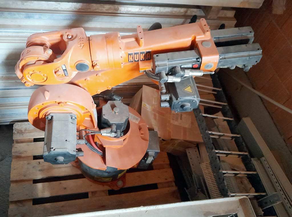 Industrial Robot Kuka KR 15-2 - Image 1