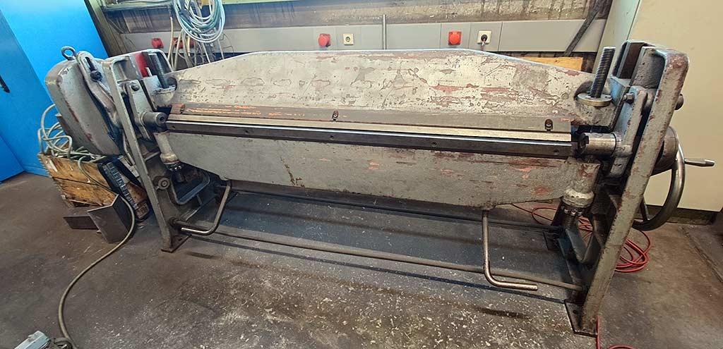 Manual Folding Machine Strojaren Piesok XK-2000/2A - Image 1