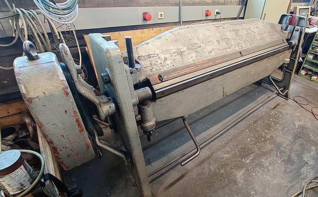 Manual Folding Machine Strojaren Piesok XK-2000/2A - Thumbnail 2