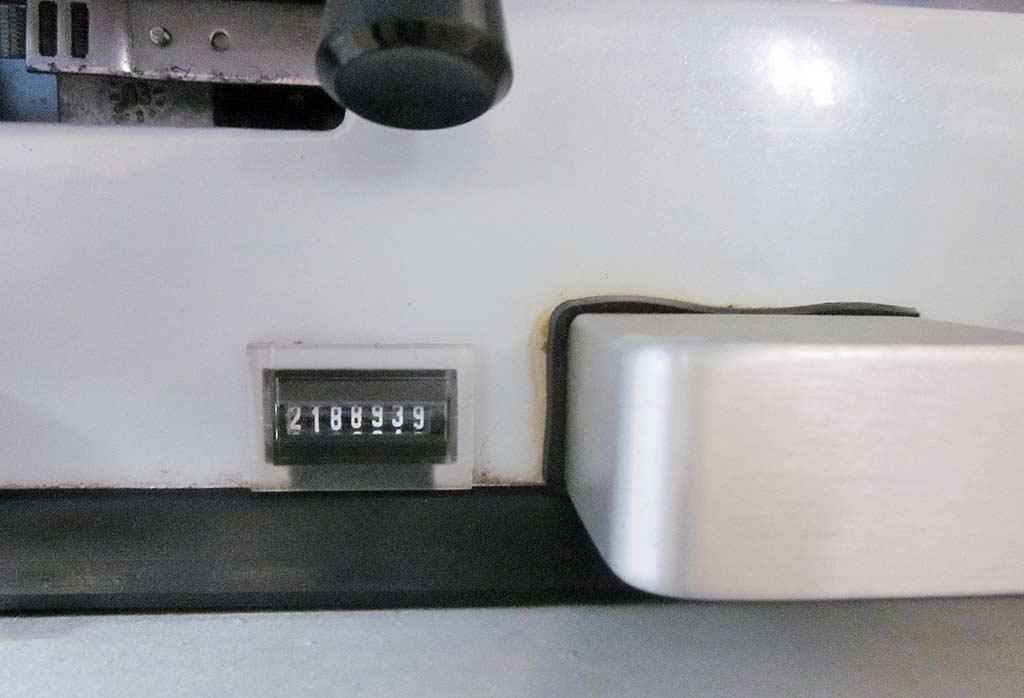 Fully-Automatic Cutting Machine Kuchler Electronics S.A.M. 328 f-FB - Thumbnail 4