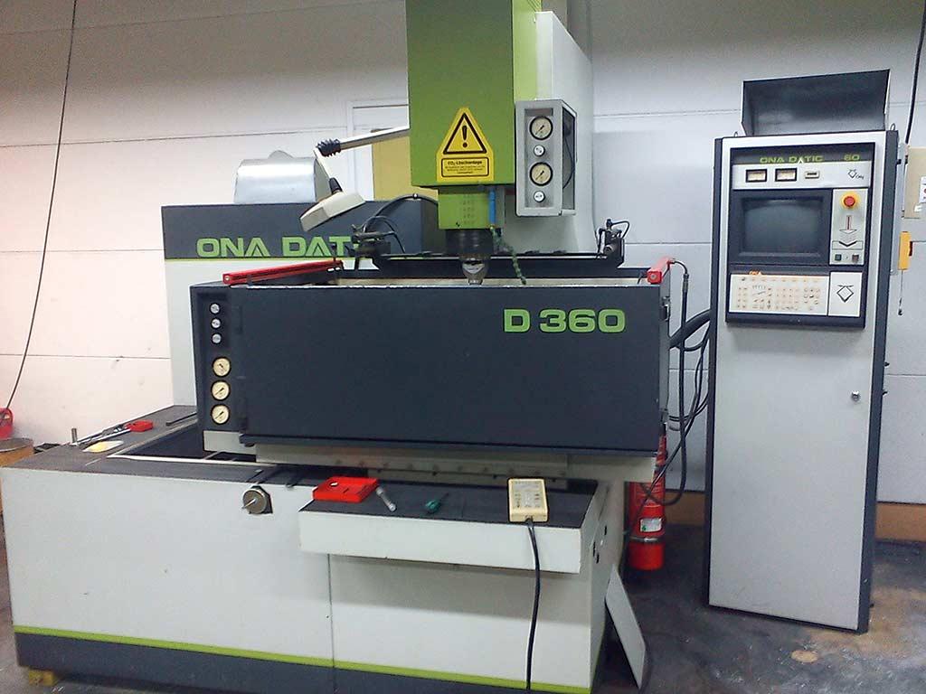 Vertical EDM Machine Ona DATIC D 360 - Thumbnail 2