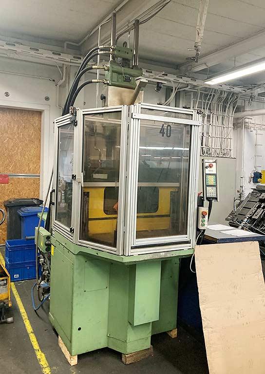Injection Moulding Machine Arburg ALLROUNDER 900T 400-210 - Thumbnail 2