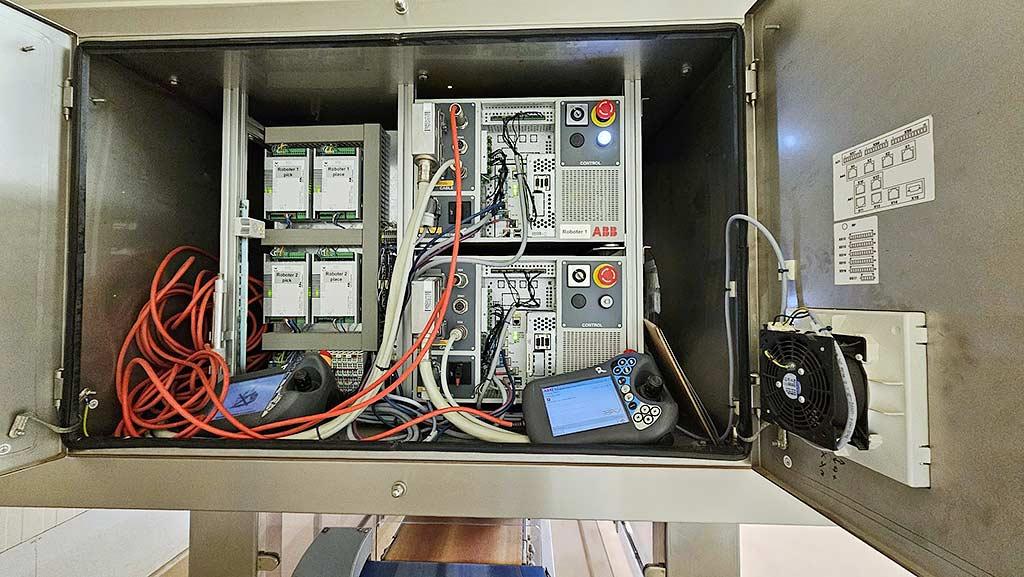 Loading Robot Abb Komatec - Thumbnail 8