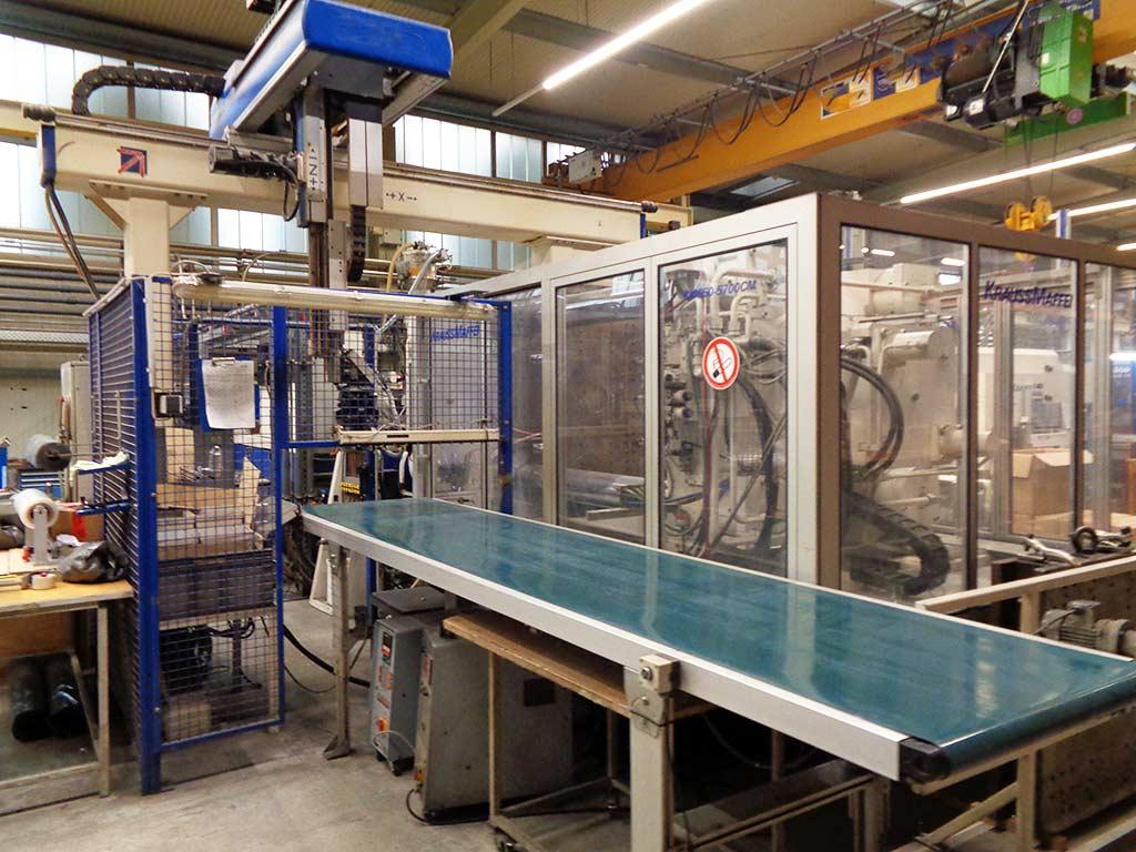 Injection Moulding Machine Kraussmaffei 650-5700CM - Thumbnail 2