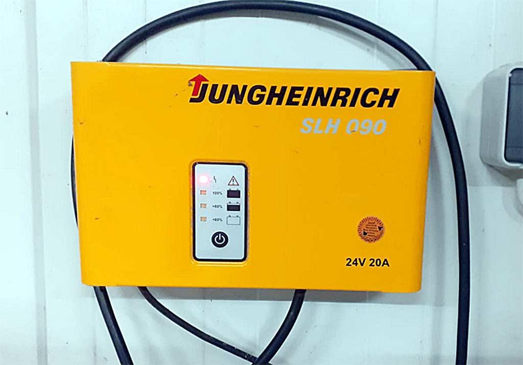 Pedestrian High Lift Pallet Truck Jungheinrich EJC-L - Thumbnail 3