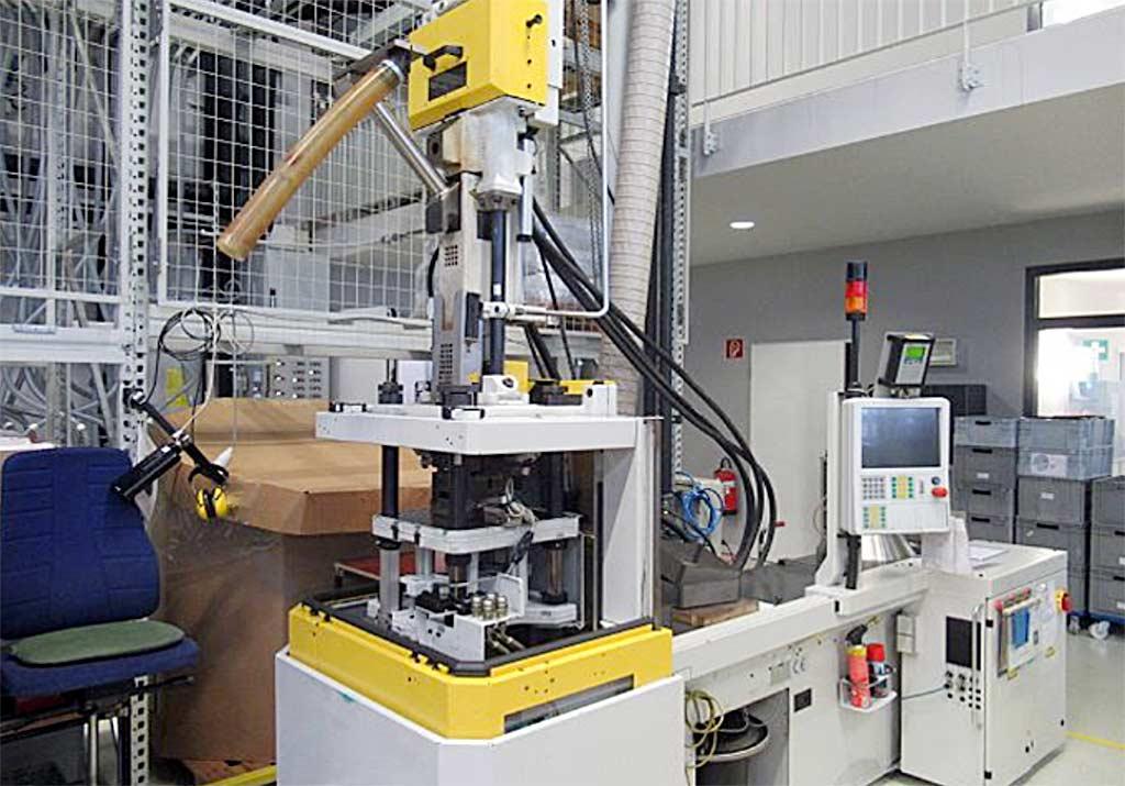 Injection Moulding Machine Arburg 270U 400-100HA - Image 1