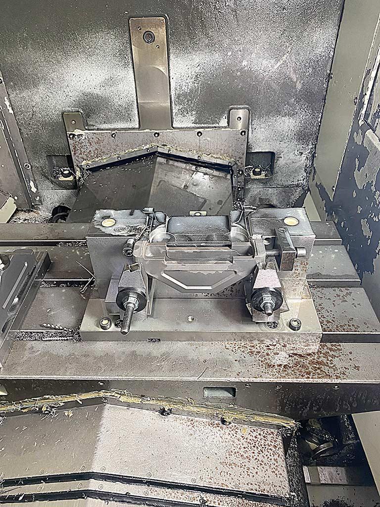 CNC Vertical Machining Center Hitachi Seiki VM40-III - Thumbnail 4