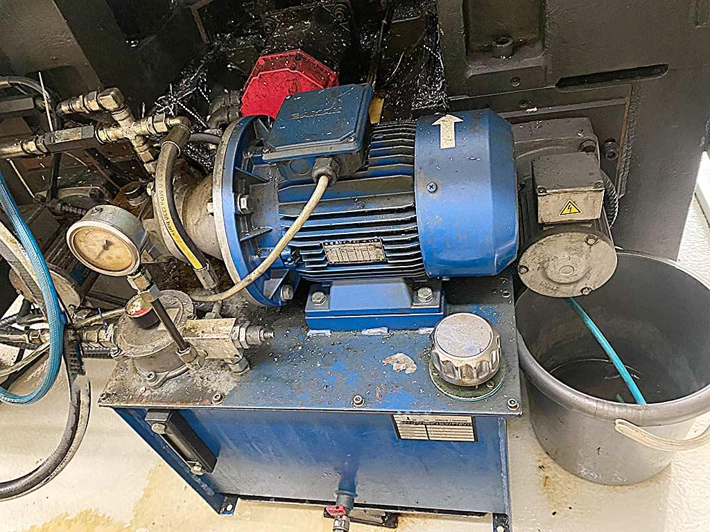 CNC Vertical Machining Center Hitachi Seiki VM40-III - Thumbnail 6