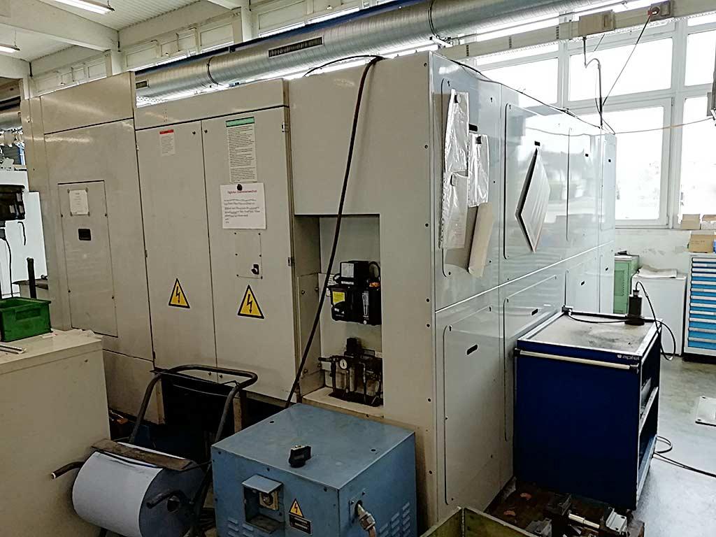 CNC Machining Center Mazak VTC-200C - Thumbnail 3