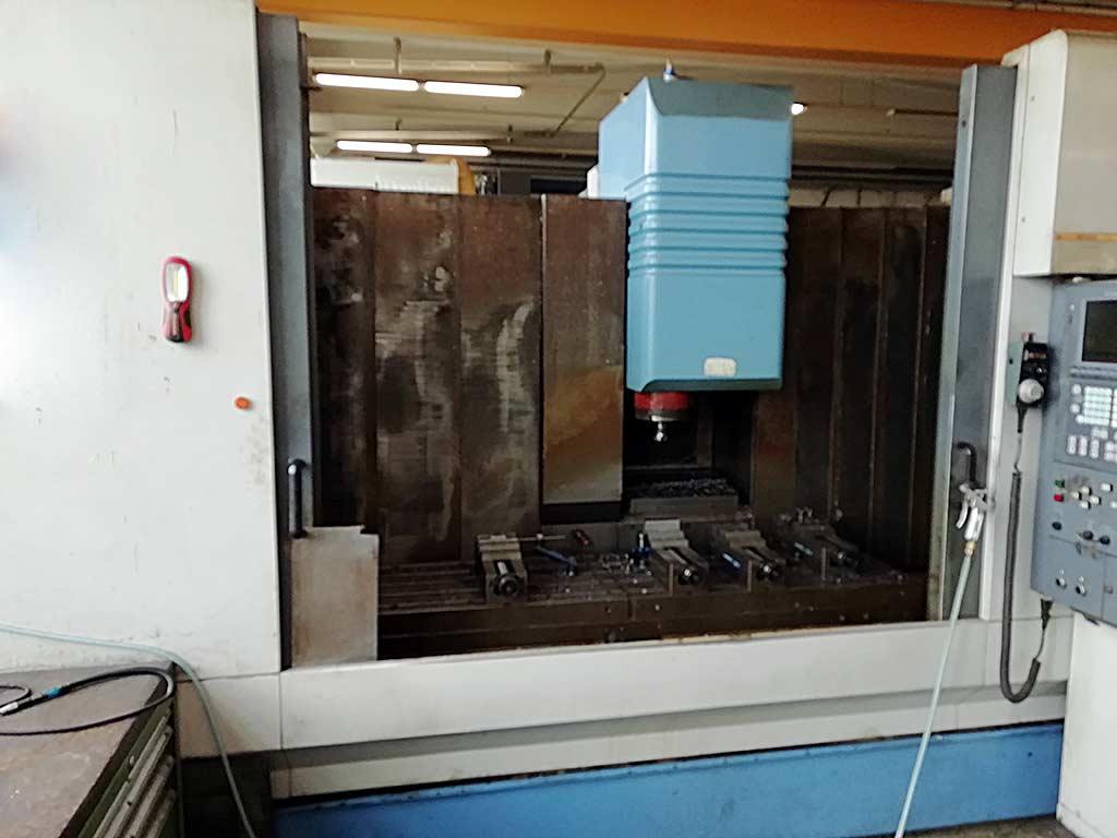 CNC Machining Center Mazak VTC-200C - Thumbnail 4