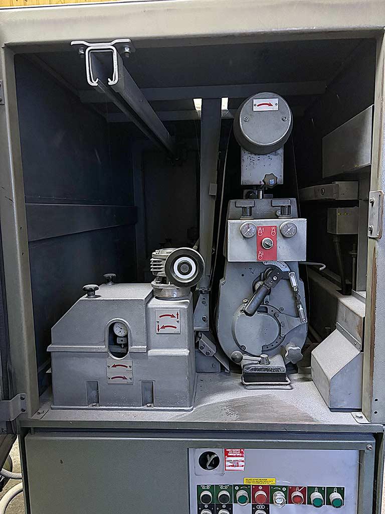 Belt Grinding Machine Grindingmaster MCSB/B-900 - Thumbnail 3