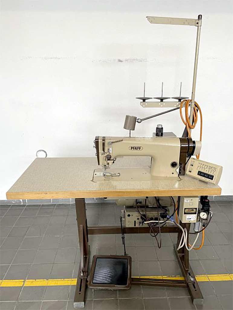 Sewing Machine Pfaff 461/463/561/1425/1445/3337 - Image 1