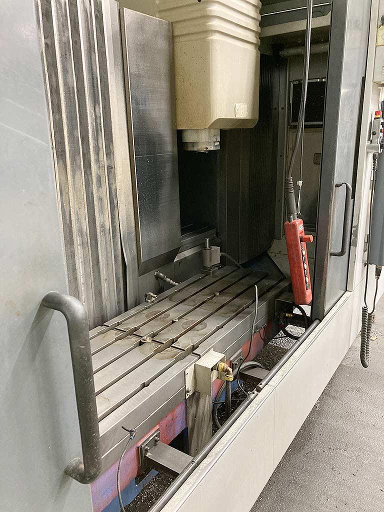 CNC Machining Center Mazak VTC 200 C - Thumbnail 3