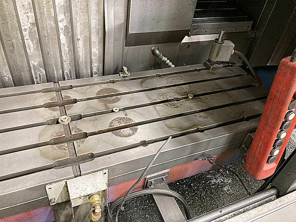 CNC Machining Center Mazak VTC 200 C - Thumbnail 4