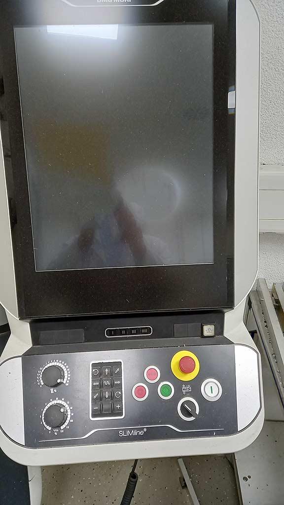 CNC Milling Machine Dmg Mori CMX 1100 V - Thumbnail 4