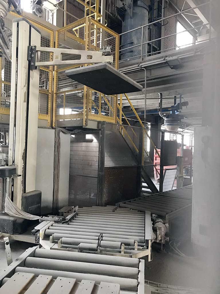 Bucket Filling And Palletizing System Vollenda/robopac/ehcolo Rotoplat 3000 HD/Motoman EPL 160 - Image 1