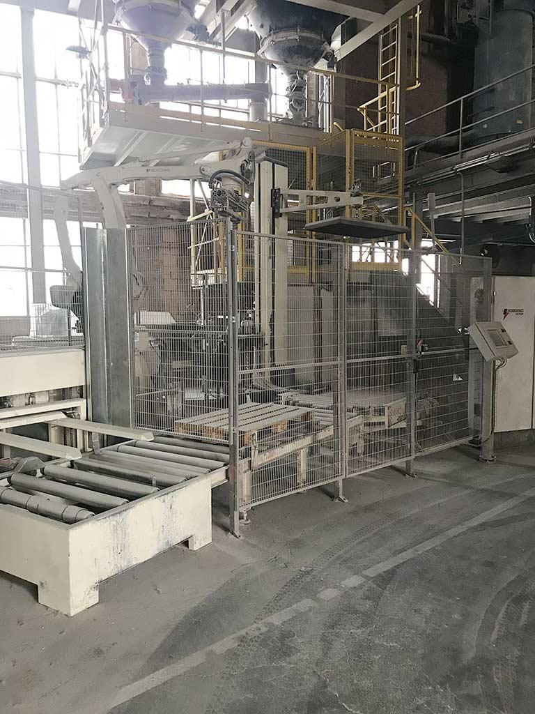 Bucket Filling And Palletizing System Vollenda/robopac/ehcolo Rotoplat 3000 HD/Motoman EPL 160 - Thumbnail 3