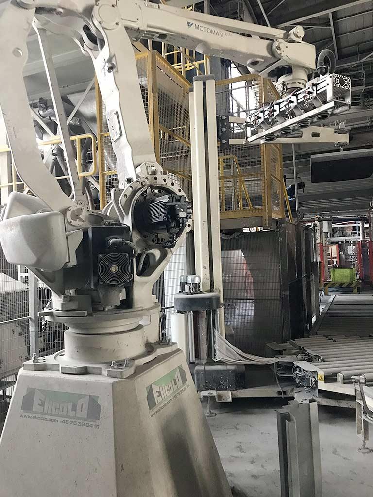 Bucket Filling And Palletizing System Vollenda/robopac/ehcolo Rotoplat 3000 HD/Motoman EPL 160 - Thumbnail 5