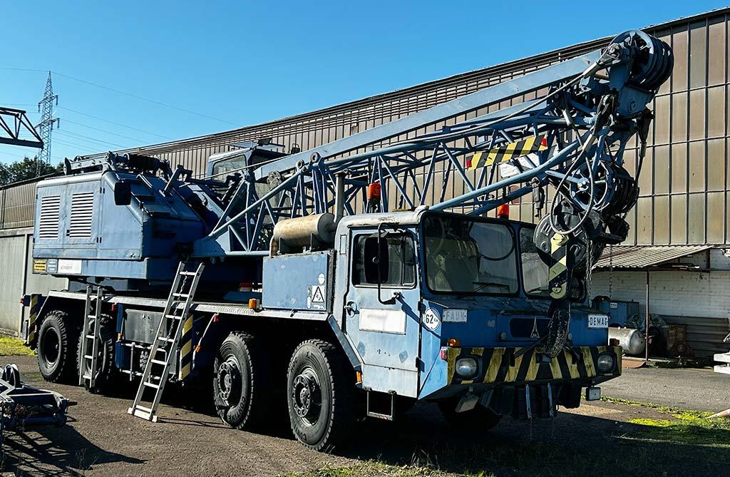 Mobile Crane Demag LK 910/483-V - Image 1