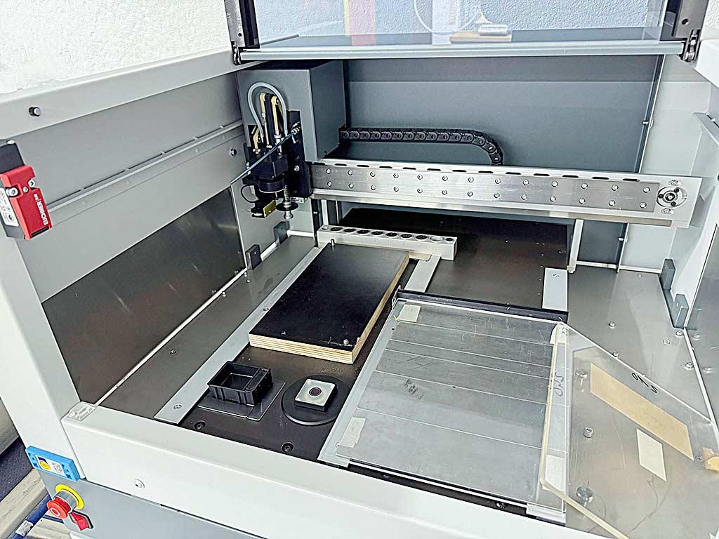 Pick-And-Place Machine Mechatronika M10V - Thumbnail 2