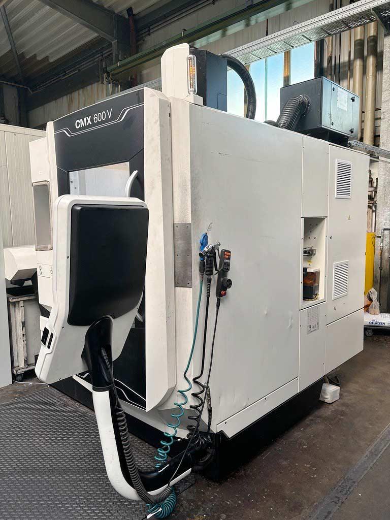 CNC Vertical Machining Center Dmg Mori CMX 600 V - Thumbnail 2