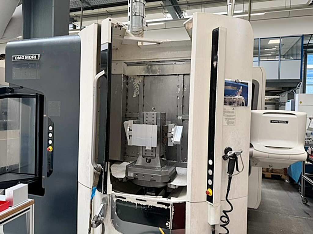 CNC Machining Center Dmg Mori NHX 4000 - Image 1