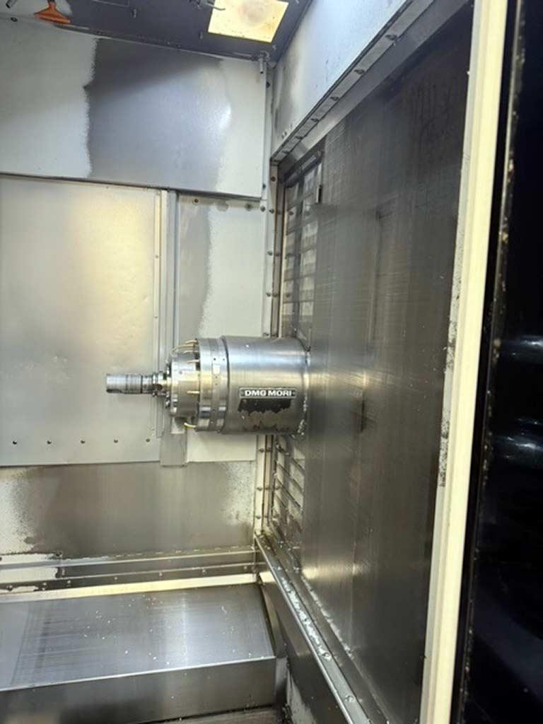 CNC Machining Center Dmg Mori NHX 4000 - Thumbnail 4