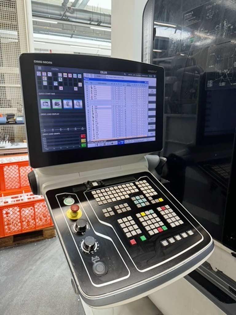 CNC Machining Center Dmg Mori NHX 4000 - Thumbnail 7