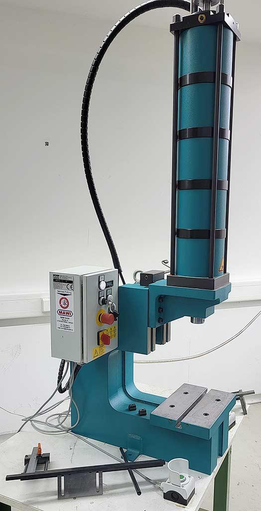 Pneumatic Press Mäder XL-DA 5600-80-300 - Image 1