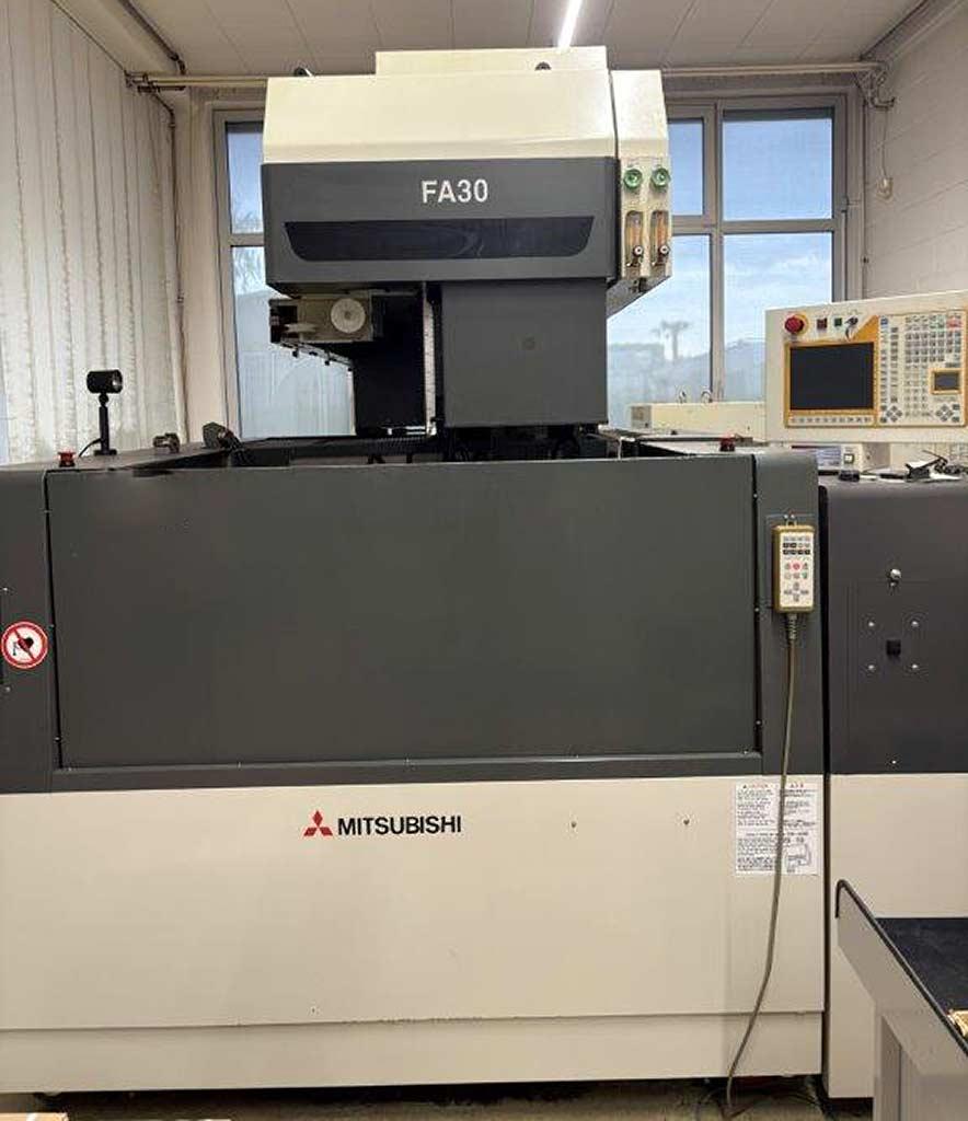 CNC EDM-Machine Mitsubishi FA30 - Thumbnail 6