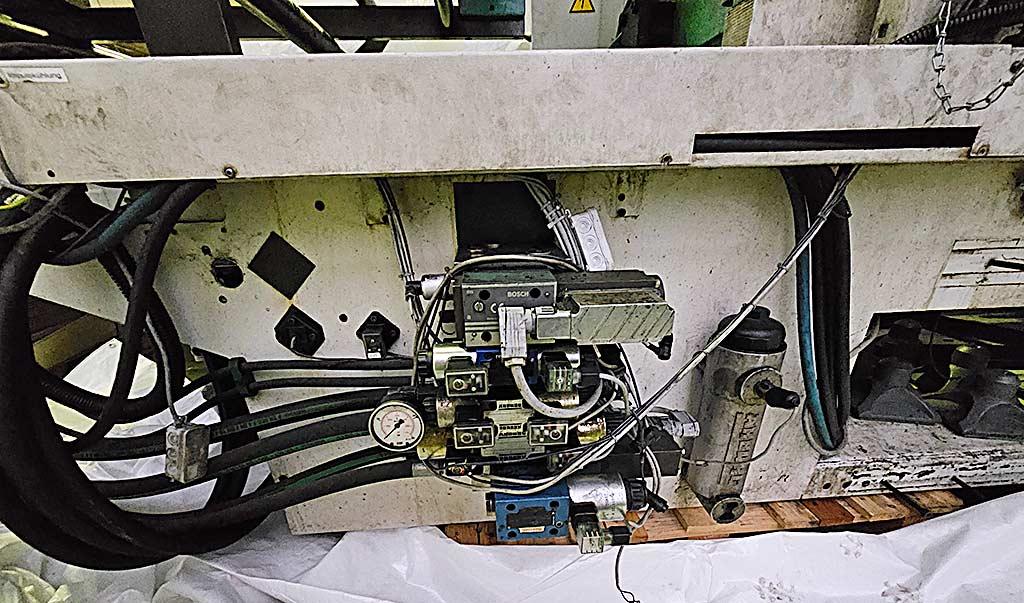 Injection Moulding Machine Arburg Allrounder 520 C 2000-675 - Thumbnail 4