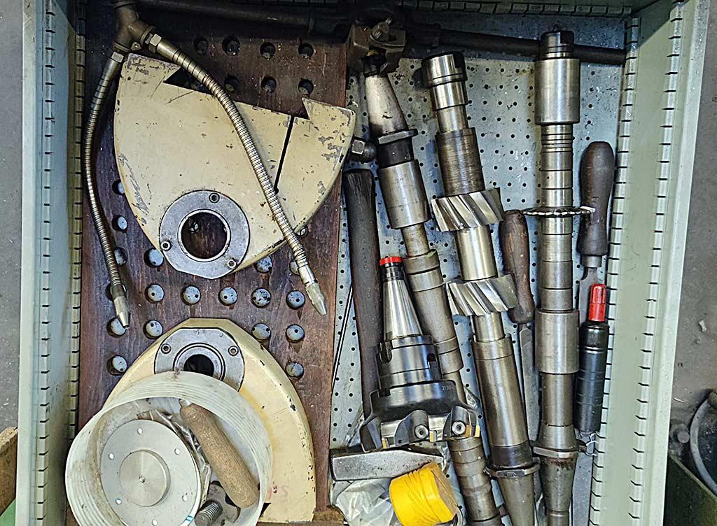 Universal Milling Machine Wilhelm Grupp UF 20 - Thumbnail 2