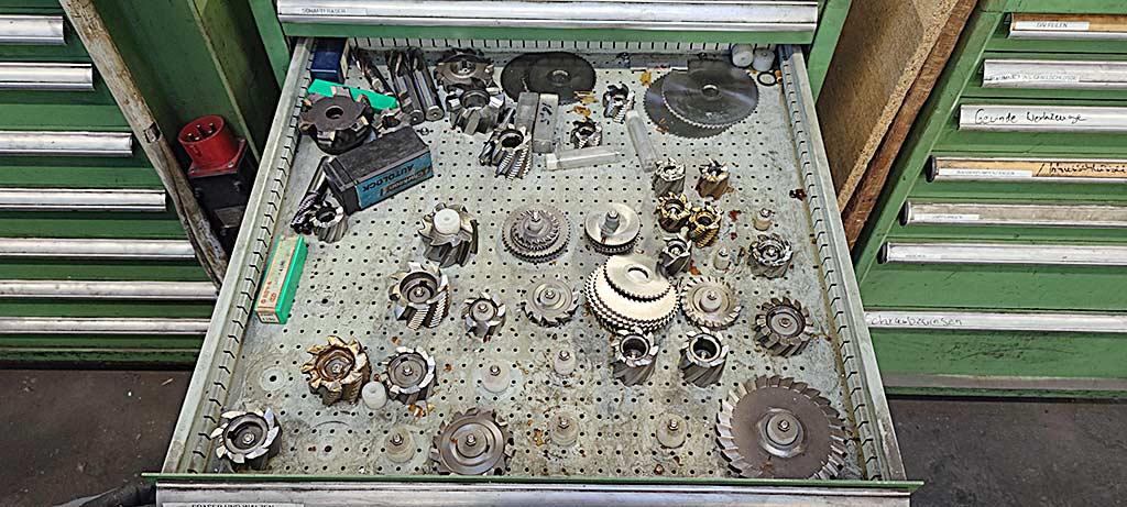 Universal Milling Machine Wilhelm Grupp UF 20 - Thumbnail 7