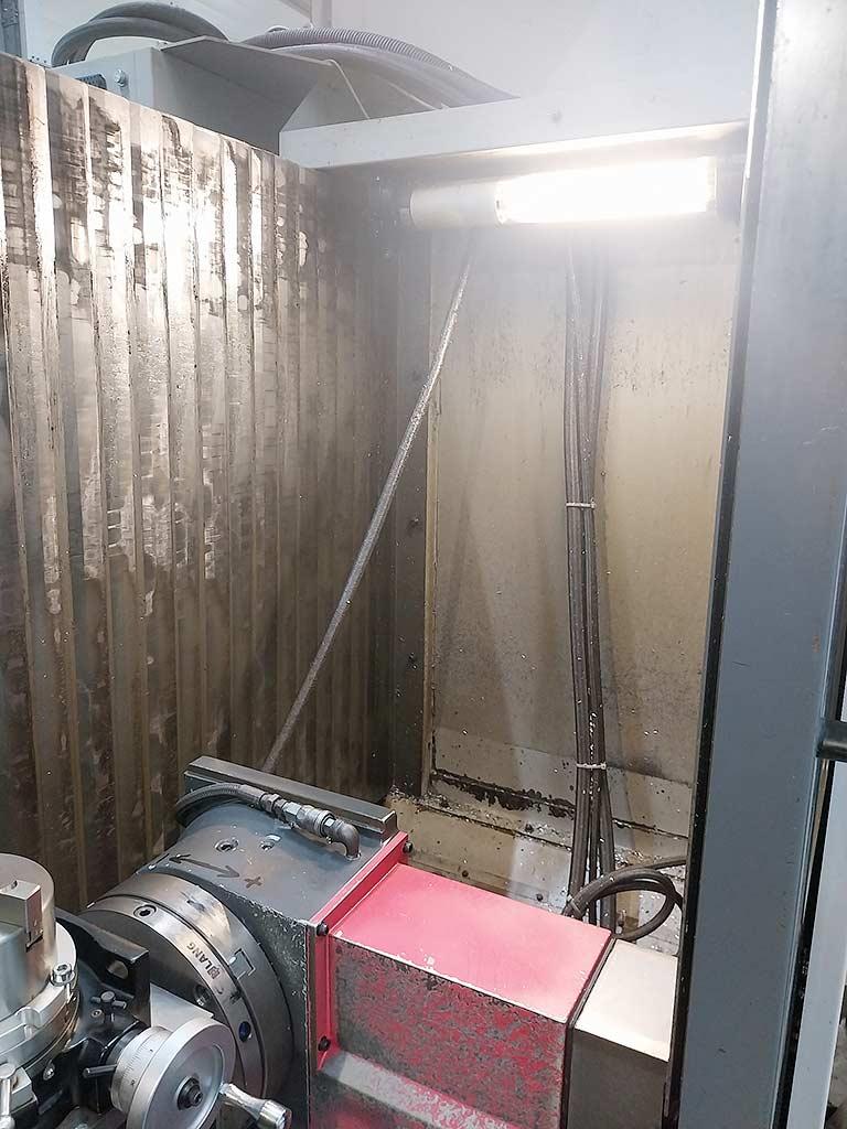 CNC Milling Machine Mazak VTC200-B-II - Thumbnail 4