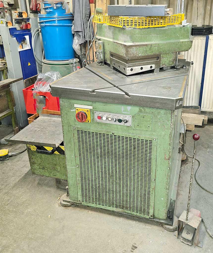 Hydraulic Notching Machine Boschert - Image 1