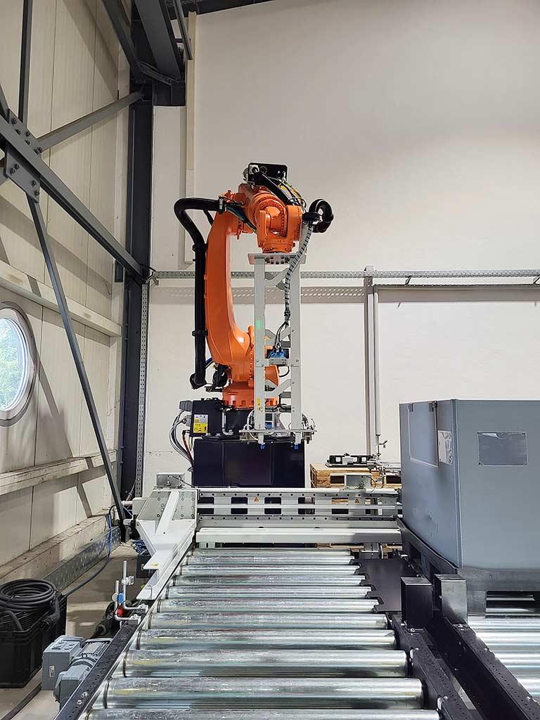 Palletizing Robot Kuka Quantec-2 Series KR 120 R2700 - 2 / FLR - Image 1