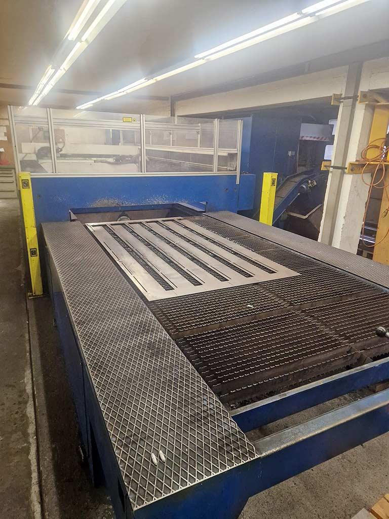 CNC Laser Cutting Machine Trumpf TruMatic L 3003 B - Thumbnail 3