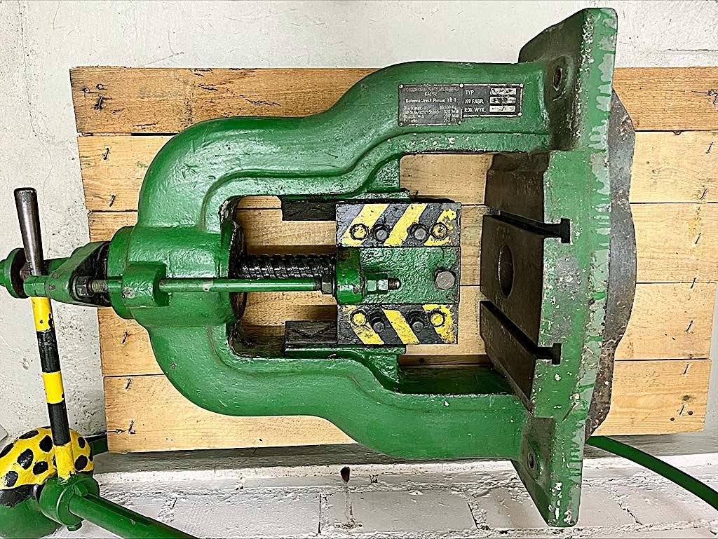 Hand Screw Press Metalwag YB-1 - Image 1