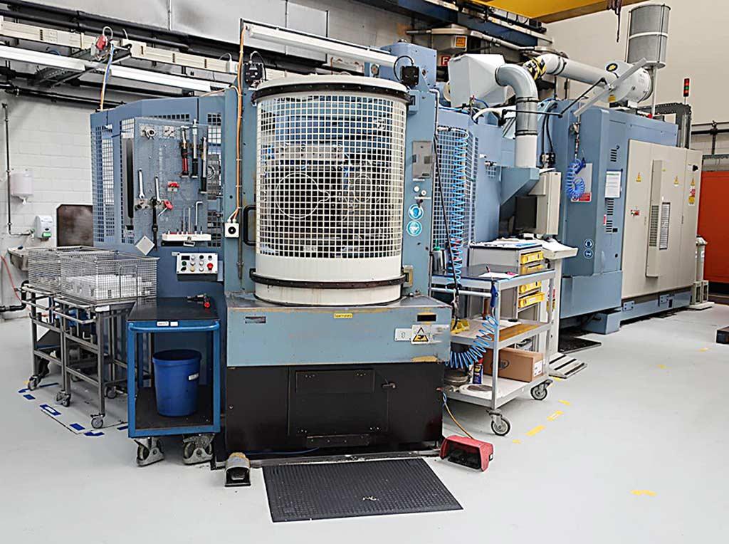 CNC Machining Center Mcm Clock 600 MP7 - Image 1