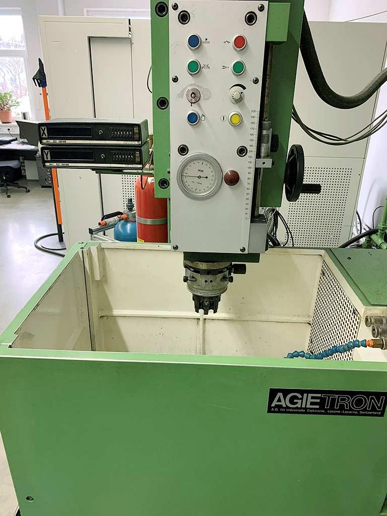Vertical Eroding Machine Agie EMS 2-20 - Thumbnail 5