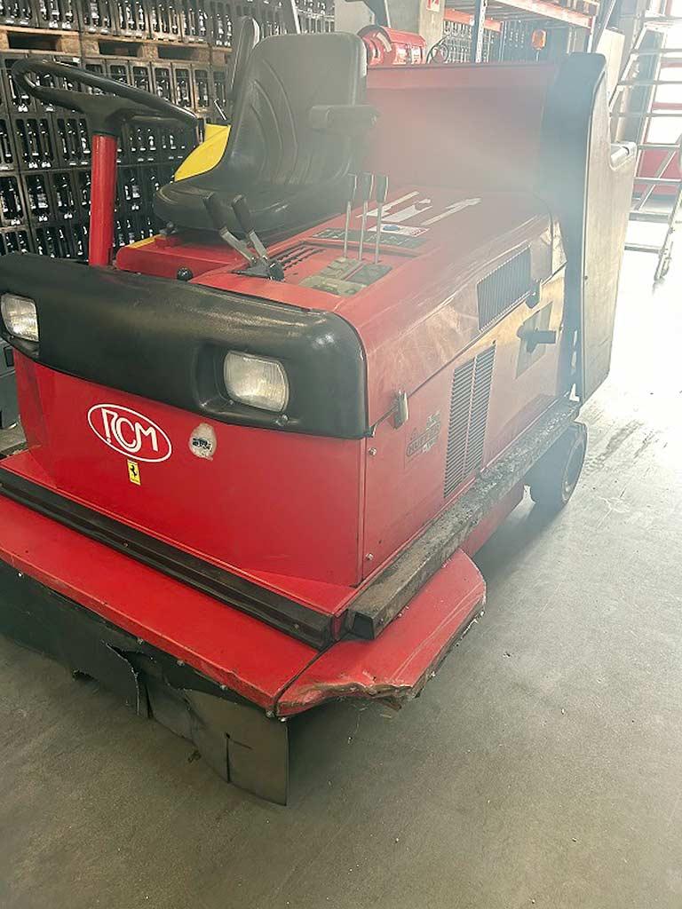 Sweeping & Scrubbing Machine Rcm R 855 D - Thumbnail 2