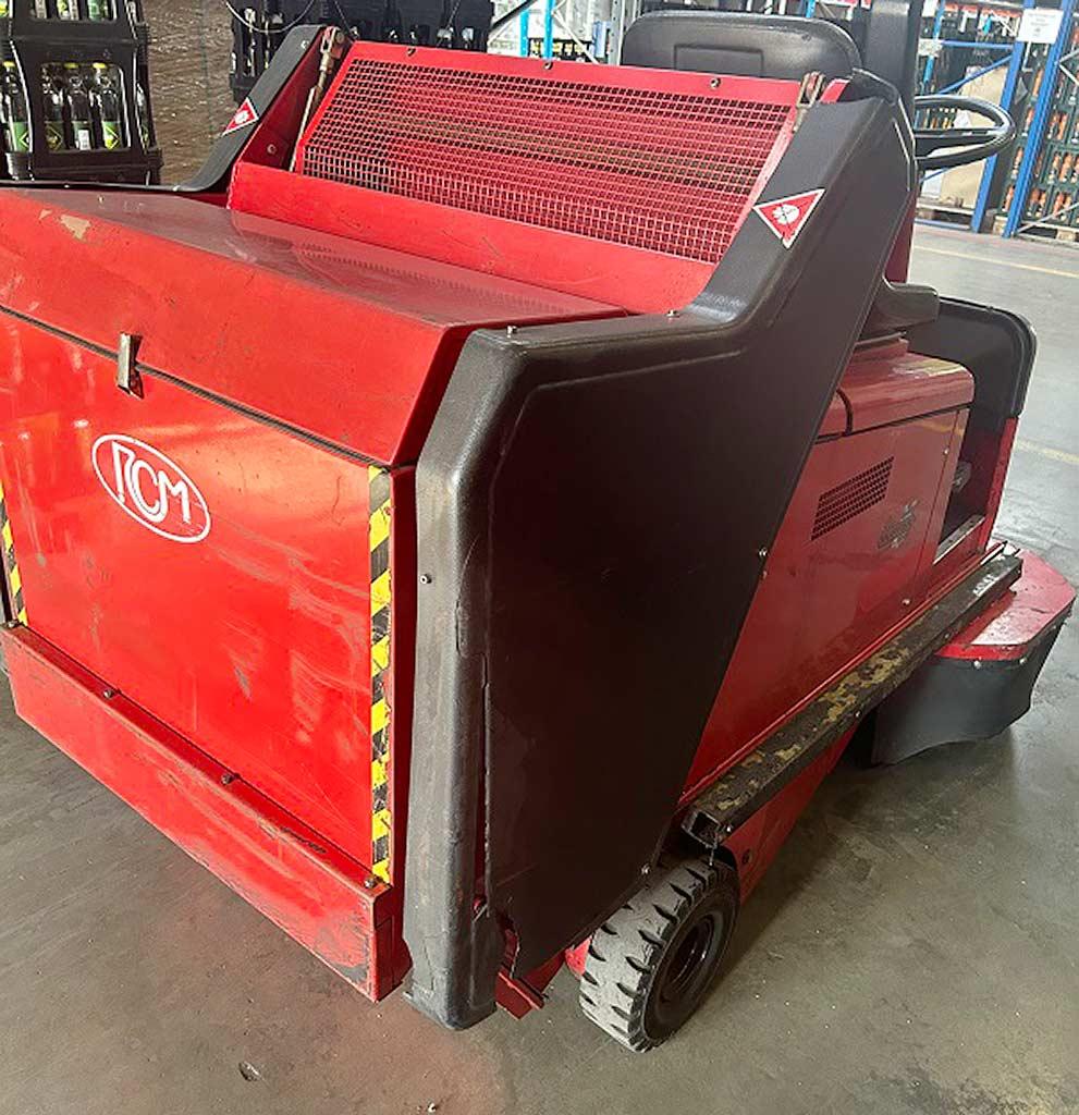 Sweeping & Scrubbing Machine Rcm R 855 D - Thumbnail 4