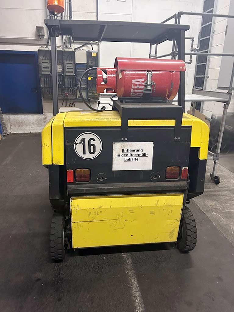 Sweeping & Scrubbing Machine Kärcher KMR 1550 LPG - Thumbnail 3