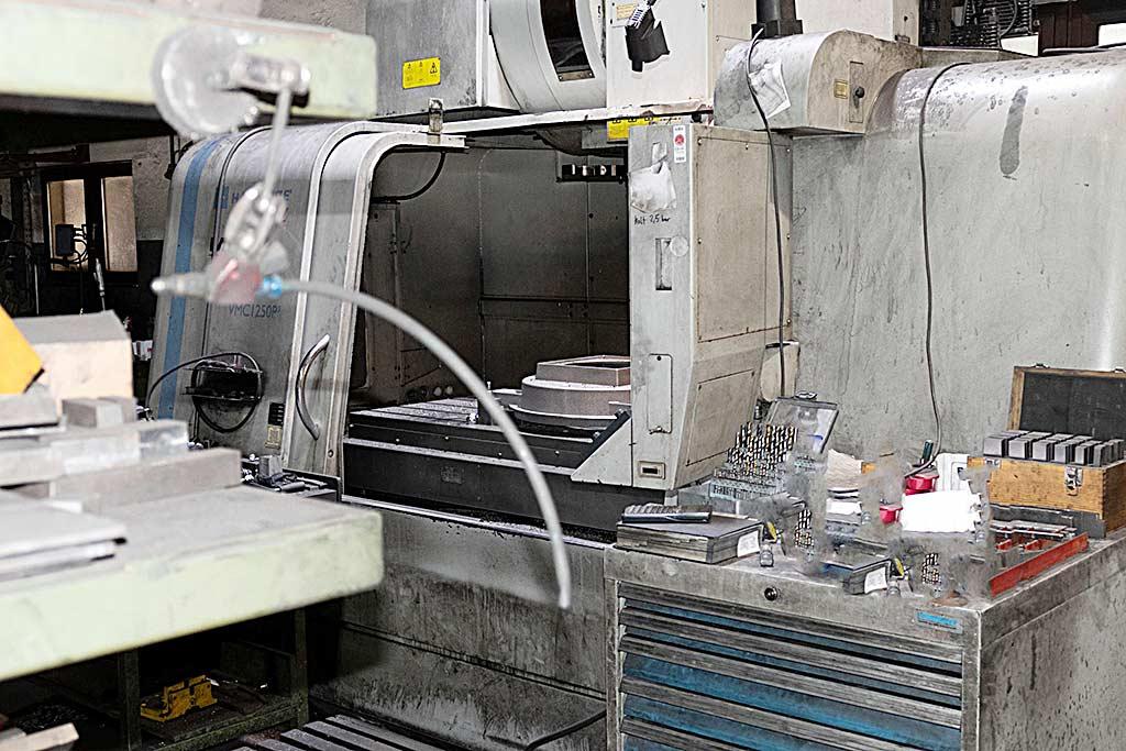CNC Machining Center Hardinge VCM1250 P3 - Thumbnail 2