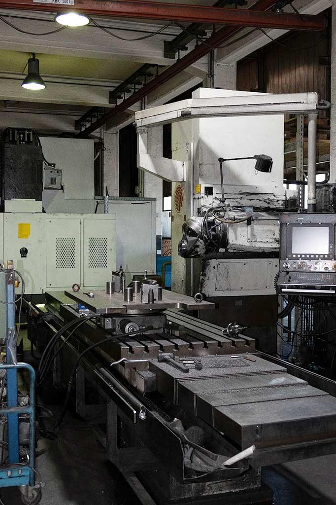 CNC Bed Milling Machine Huron X 61 - Thumbnail 2